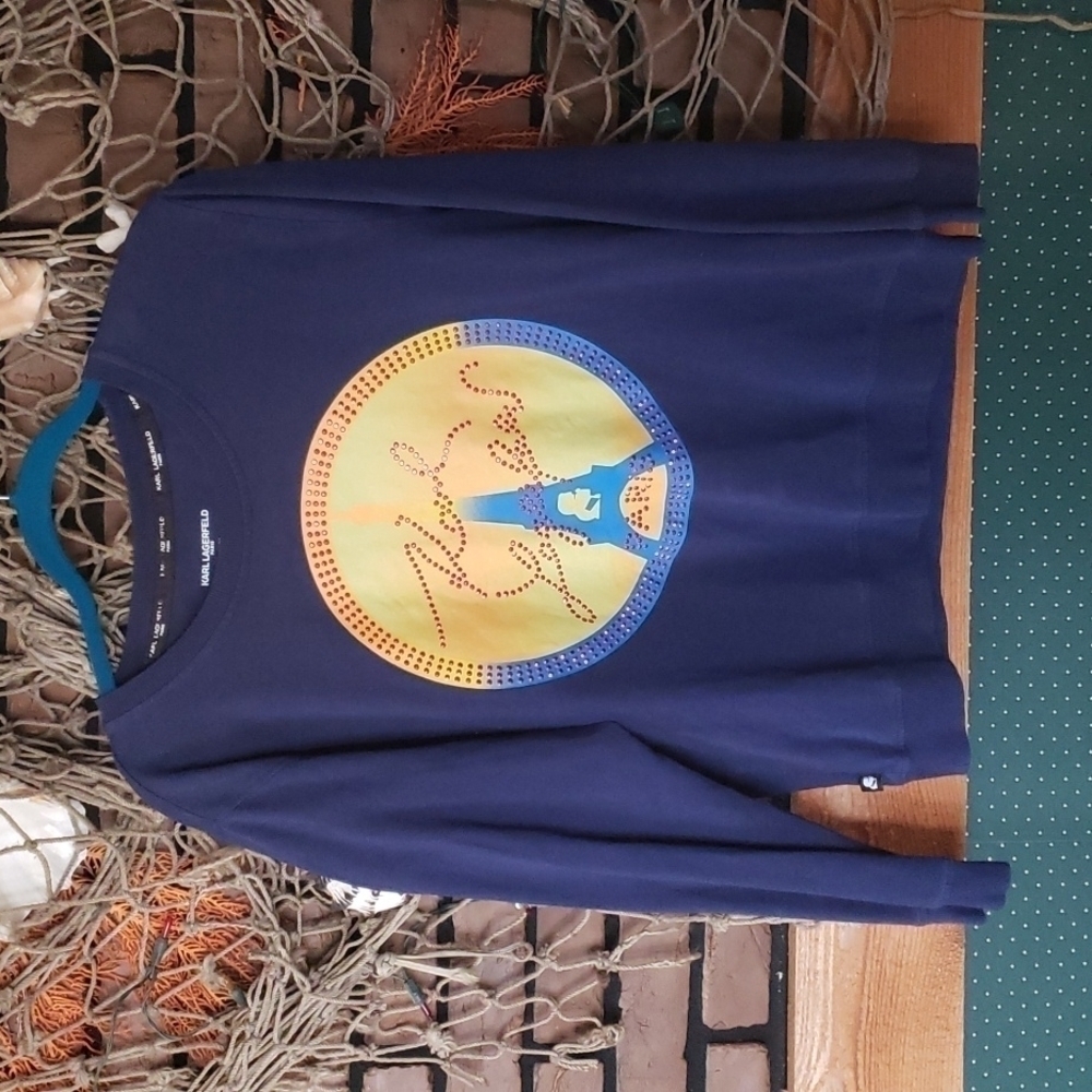KARL Lagerfeld Paris sweatshirt. Size M